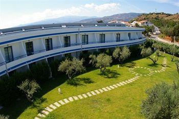Hotel Club Cala Longa Montauro Экстерьер фото