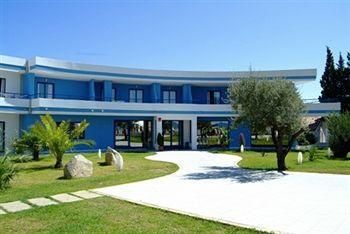 Hotel Club Cala Longa Montauro Экстерьер фото